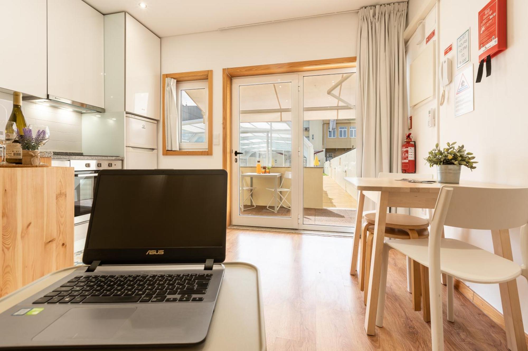 731 Costa Cabral Metro Residence Πόρτο Δωμάτιο φωτογραφία